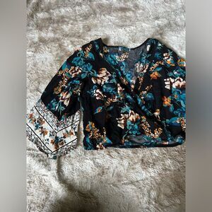 Floral Bell Sleeve‎ Blouse